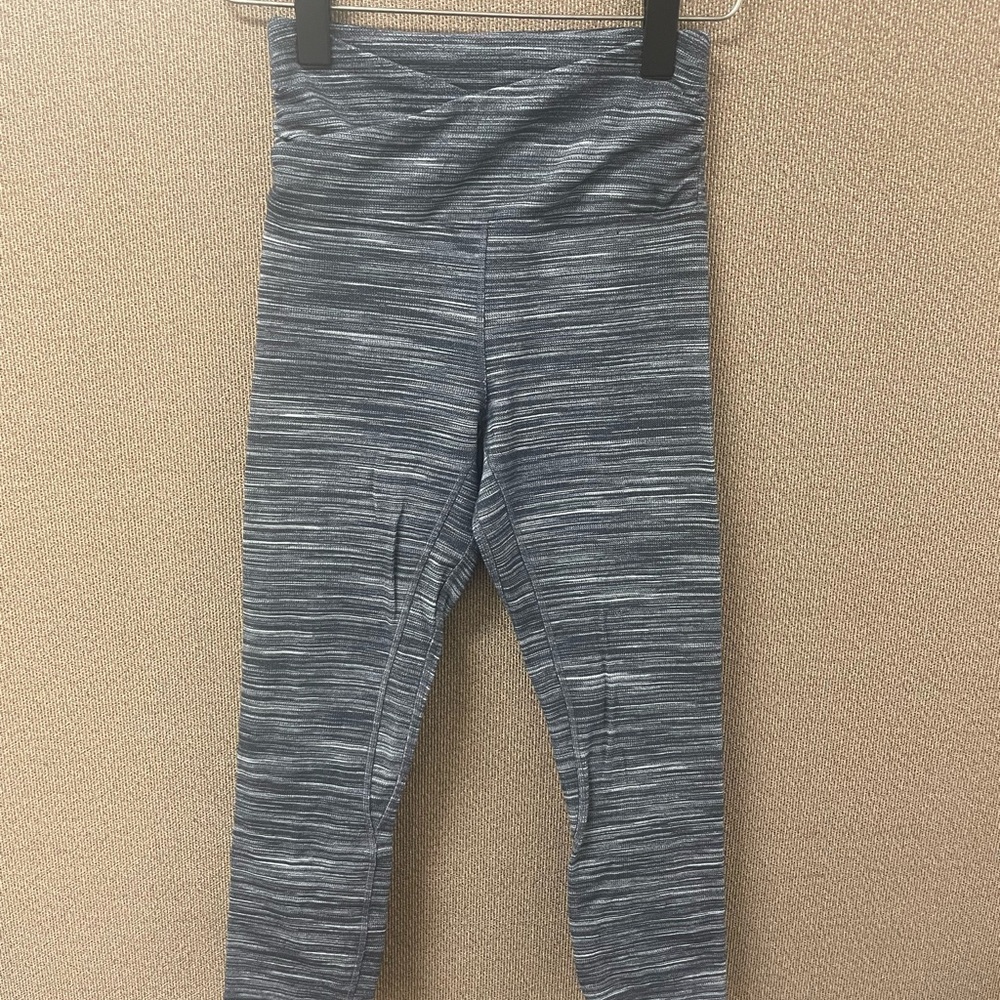 🖤Lululemon  Align Cropped Dark Grey High-Waisted Performance size 4 Looks new - Picture 3 of 11